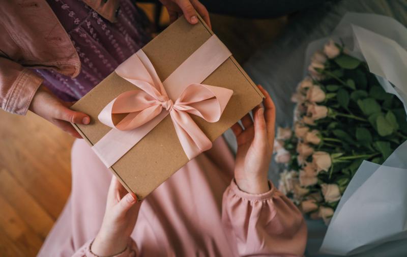 10 inspiracji prezentowych na Dzień Mamy, które połączą styl z użytecznością