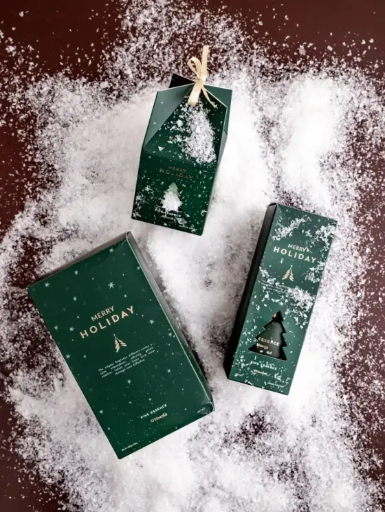Świeca zapachowa SNOWFALL Pine Essence 160 g