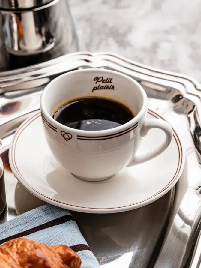 Zestaw filiżanek ze spodkiem PATISSERIE porcelanowych małych, 0,1 l 4 szt.