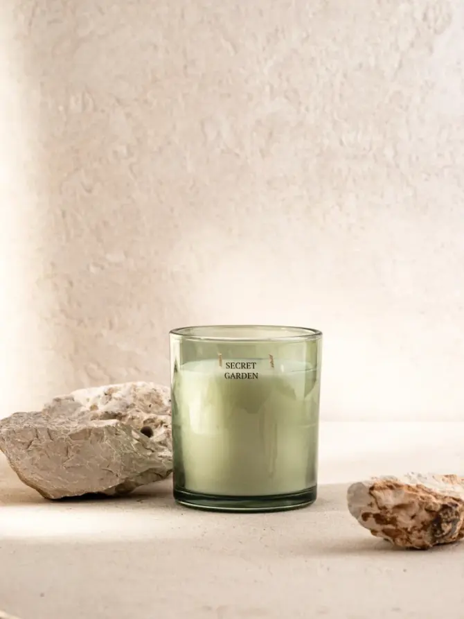 Świeca sojowa ETERNAL Secret Garden 380 g