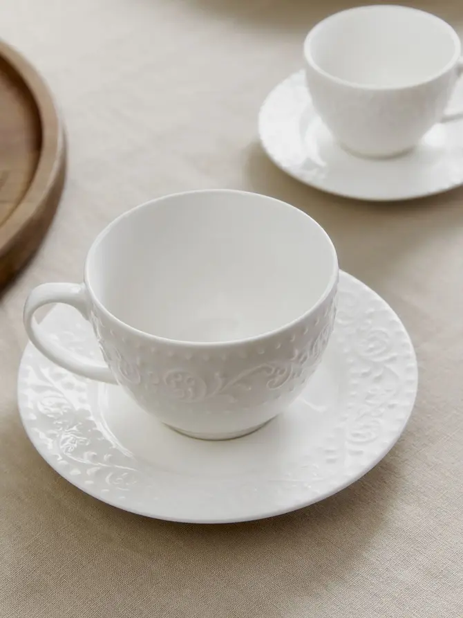 Filiżanka ze spodkiem SYLIA porcelanowa duża biała z ornamentem 0,2 l