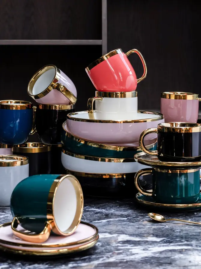 Filiżanka ze spodkiem i łyżeczką SINNES porcelanowa czarna 0,20 l