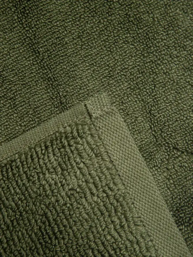 Ręcznik DESMA oliwkowy miękki 600 gsm 70x130 cm