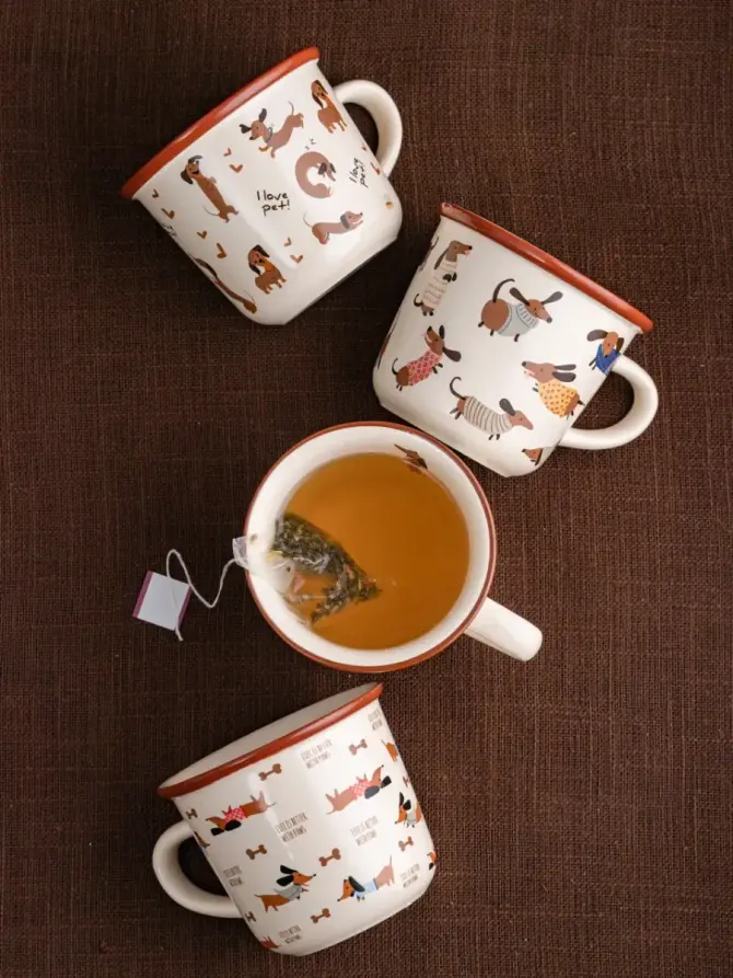 Kubek BOOP porcelanowy w bawiące się jamniki 0,3 l