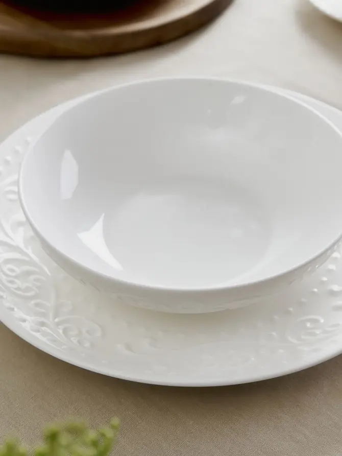 Talerz SYLIA porcelanowy głęboki biały z ornamentem 20 cm